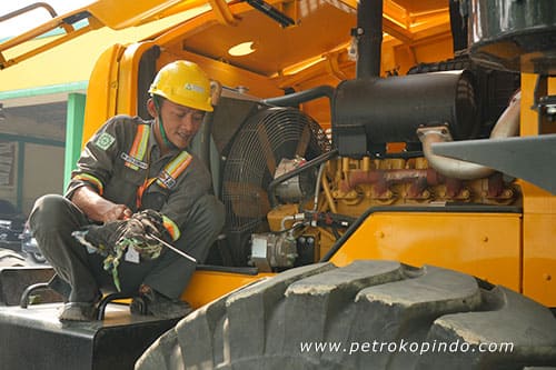 inspeksi harian sebelum mengoperasikan alat berat