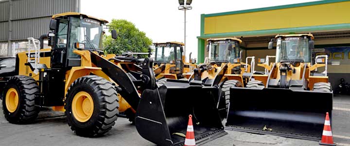 Wheel loader dan excavator untuk mendukung kebutuhan operasional industri